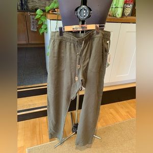 Tentree Olive green Cruise pant in XL